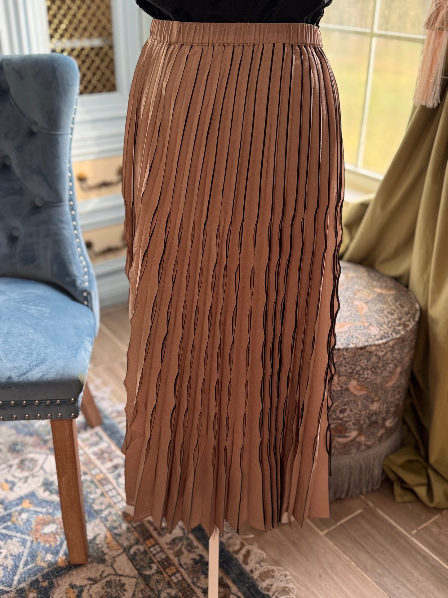 Taupe & Black Outlined skirt