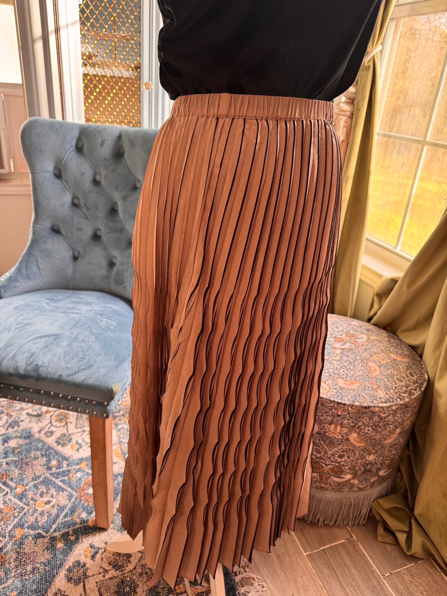 Taupe & Black Outlined skirt